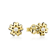 E-5910 - Gold plated sterling silver stud with synthetic pearl.