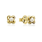 E-5912 - Gold plated sterling silver stud with synthetic pearl.